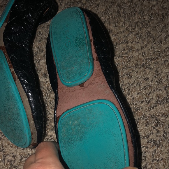 BLACK TIEKS - SIZE 7 - GOOD CONDITION - Picture 7 of 11